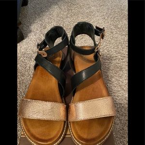 Diba Gladiator Sandals Size 10